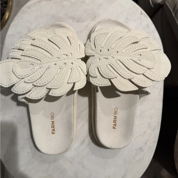 Farm Rio White Monstera Anatomic Slide Sandals Size US 7 - Picture 1 of 4